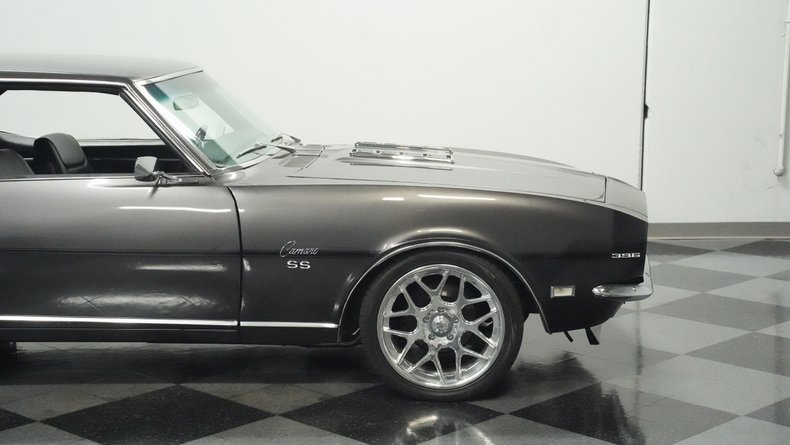 Chevrolet-Camaro-1968-Gunmetal-Gray-Metall-Black-ampamp-White-Ho-14