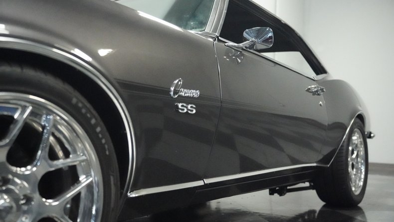 Chevrolet-Camaro-1968-Gunmetal-Gray-Metall-Black-ampamp-White-Ho-29