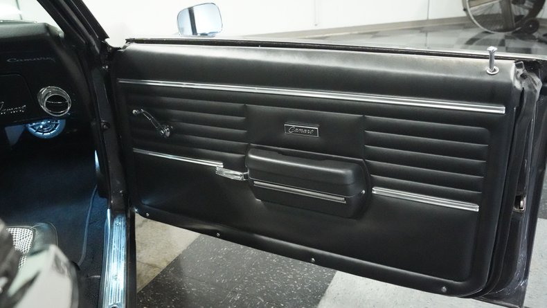 Chevrolet-Camaro-1968-Gunmetal-Gray-Metall-Black-ampamp-White-Ho-48