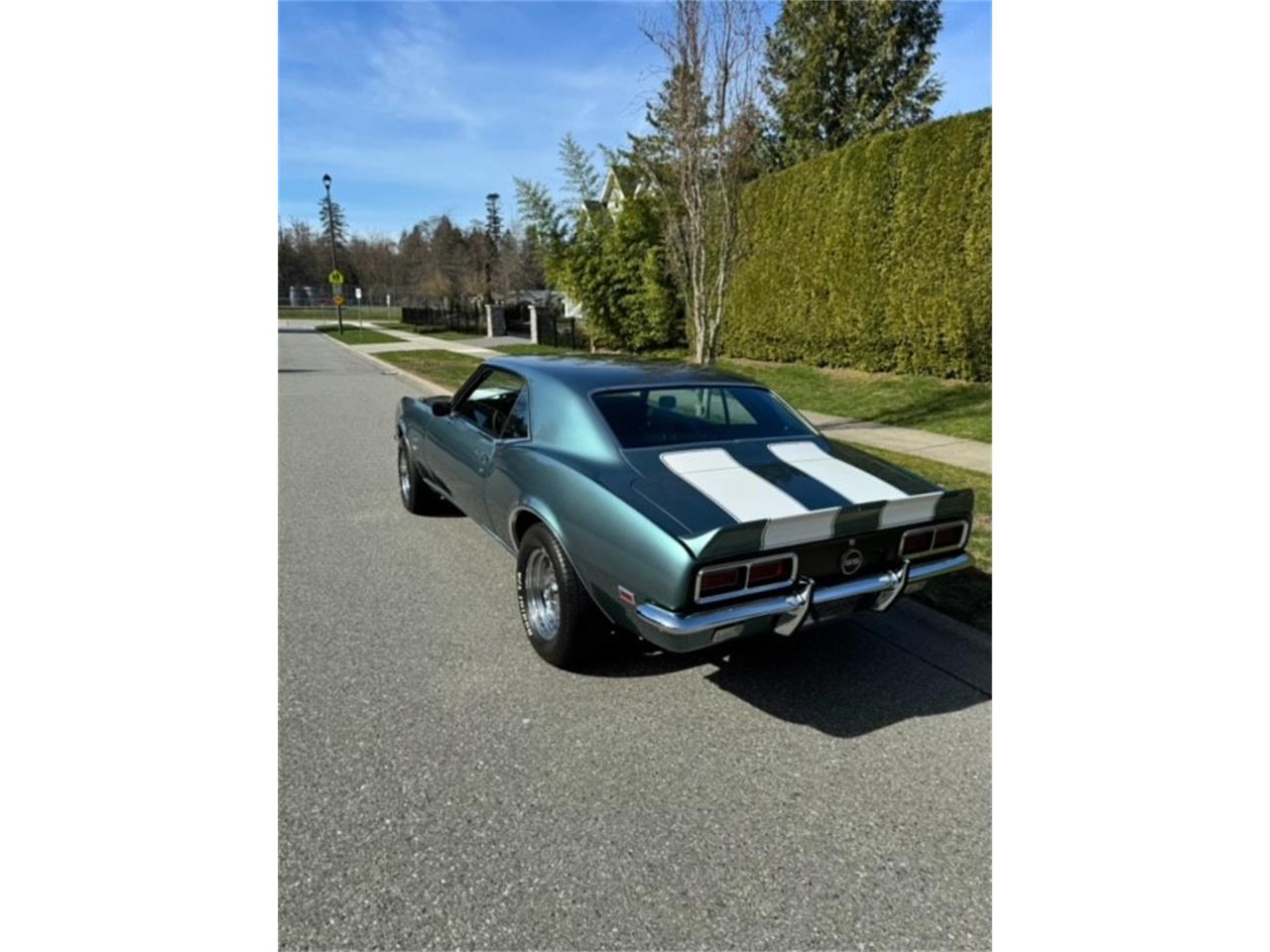 Chevrolet-Camaro-1968-Island-Teal-Black-1