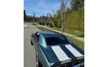 Chevrolet-Camaro-1968-Island-Teal-Black-2
