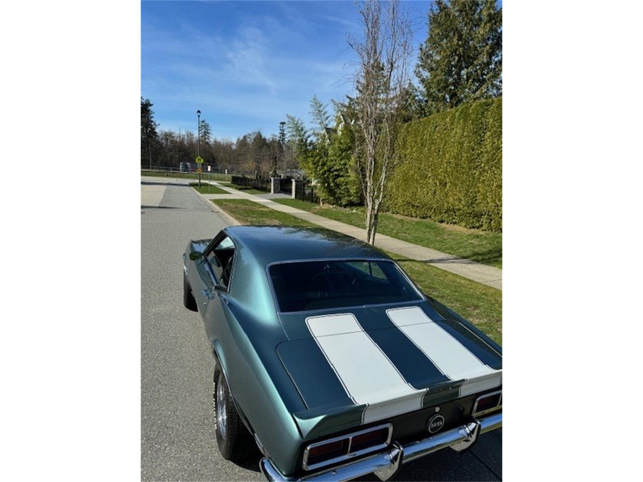 Chevrolet-Camaro-1968-Island-Teal-Black-2
