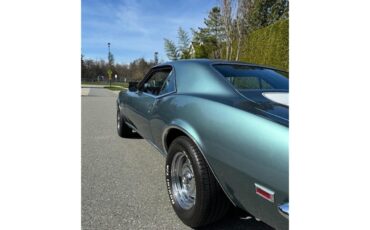 Chevrolet-Camaro-1968-Island-Teal-Black-3