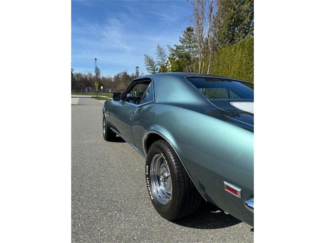 Chevrolet-Camaro-1968-Island-Teal-Black-3