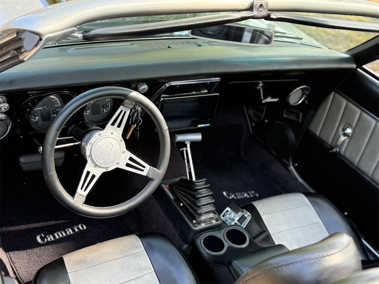 Chevrolet-Camaro-1968-Silver-Black-Silver-Black-15