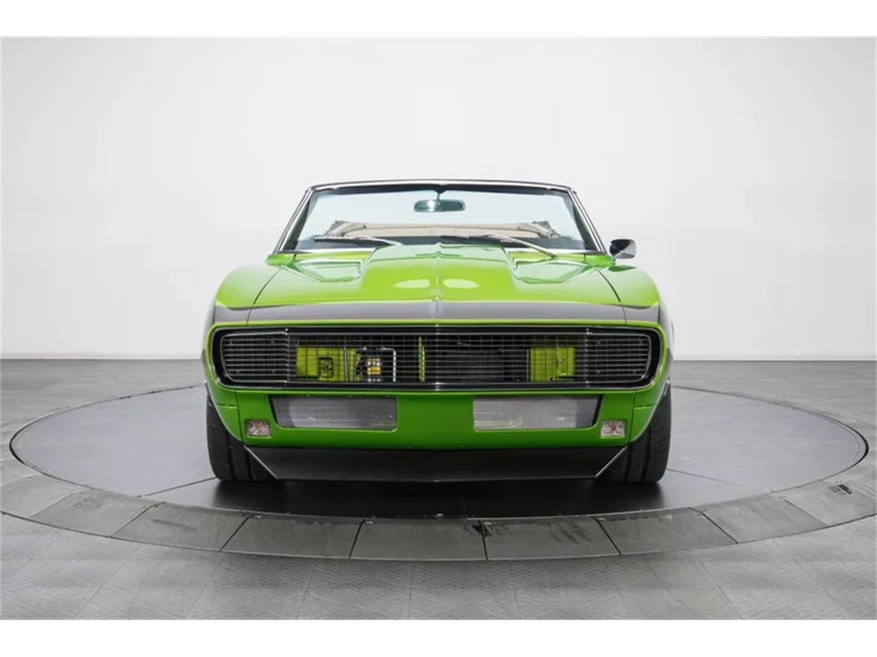 Chevrolet-Camaro-1968-Snakeskin-Green-Tan-1