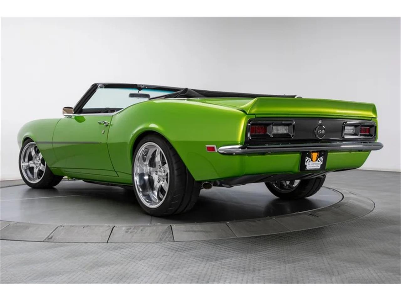 Chevrolet-Camaro-1968-Snakeskin-Green-Tan-32