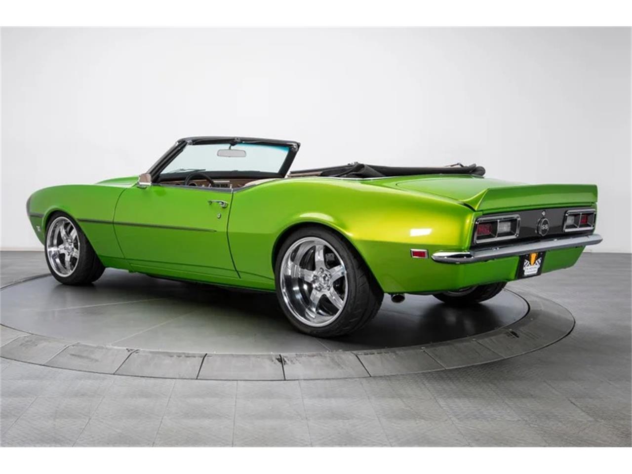 Chevrolet-Camaro-1968-Snakeskin-Green-Tan-33