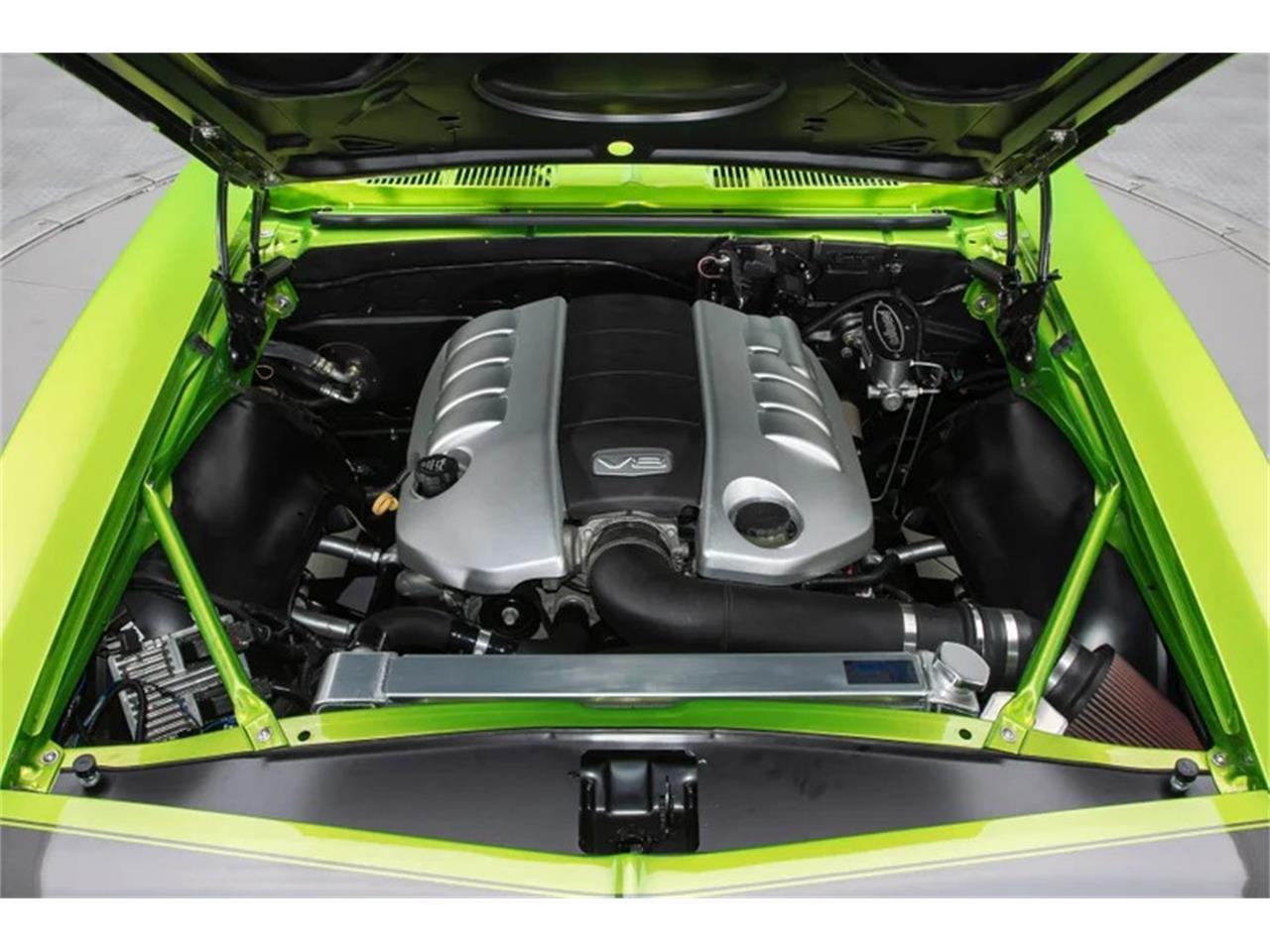 Chevrolet-Camaro-1968-Snakeskin-Green-Tan-38