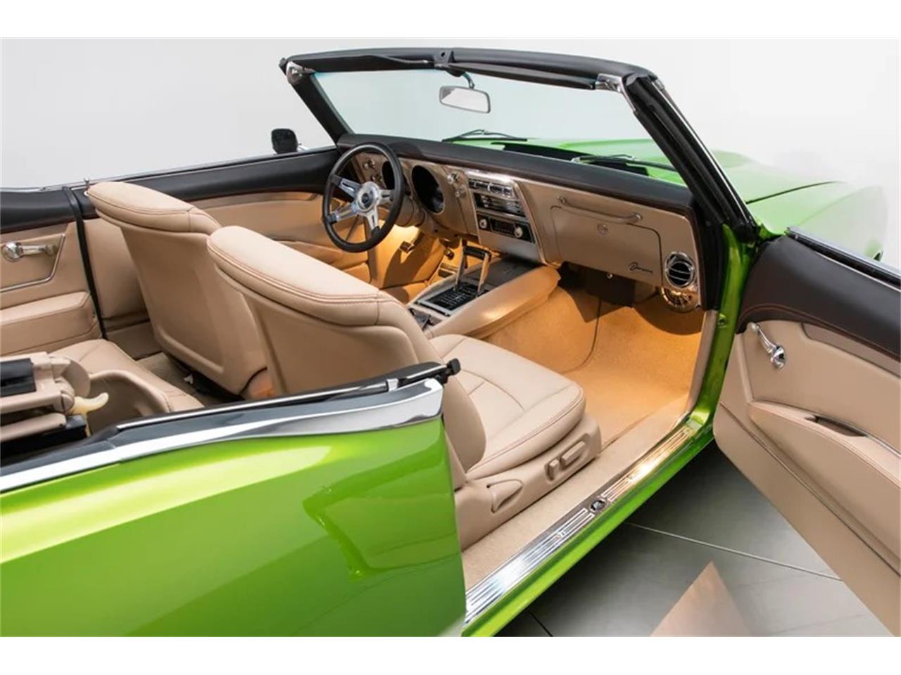 Chevrolet-Camaro-1968-Snakeskin-Green-Tan-5