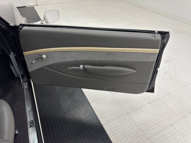 Chevrolet-Camaro-1968-Tuxedo-Black-Dark-Gray-13