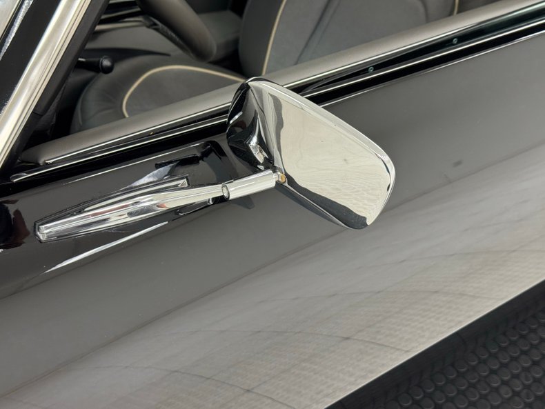 Chevrolet-Camaro-1968-Tuxedo-Black-Dark-Gray-2