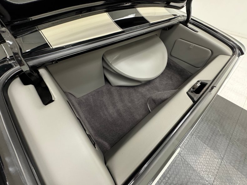 Chevrolet-Camaro-1968-Tuxedo-Black-Dark-Gray-28