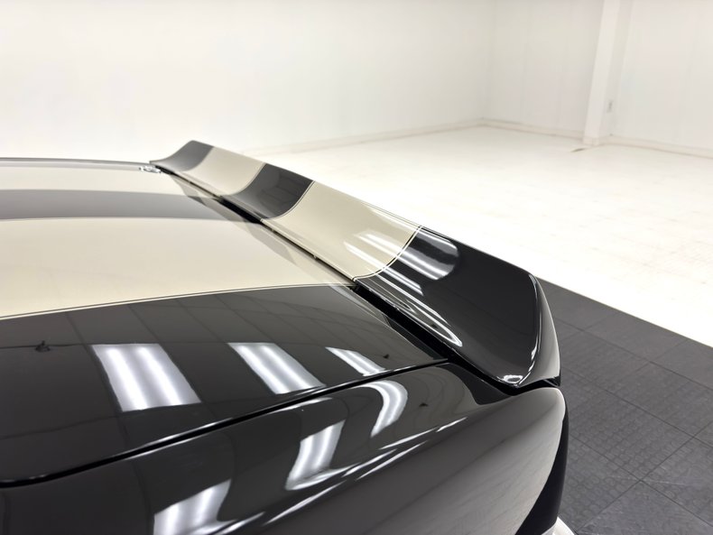 Chevrolet-Camaro-1968-Tuxedo-Black-Dark-Gray-39
