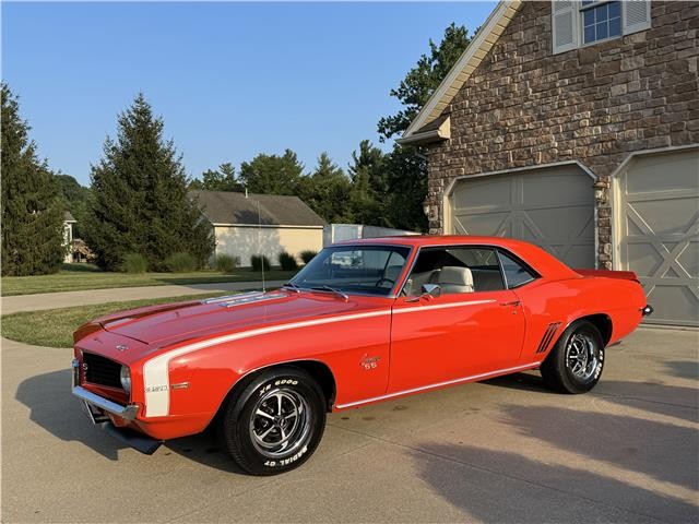 Chevrolet-Camaro-1969-2-Door-Coupe-12