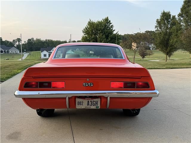 Chevrolet-Camaro-1969-2-Door-Coupe-2