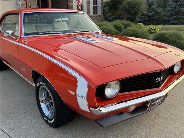 Chevrolet-Camaro-1969-2-Door-Coupe-31