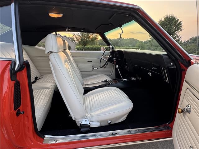 Chevrolet-Camaro-1969-2-Door-Coupe-39