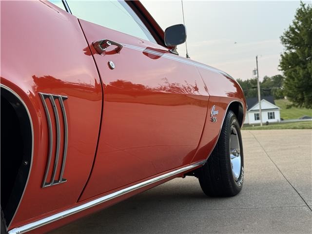 Chevrolet-Camaro-1969-2-Door-Coupe-4