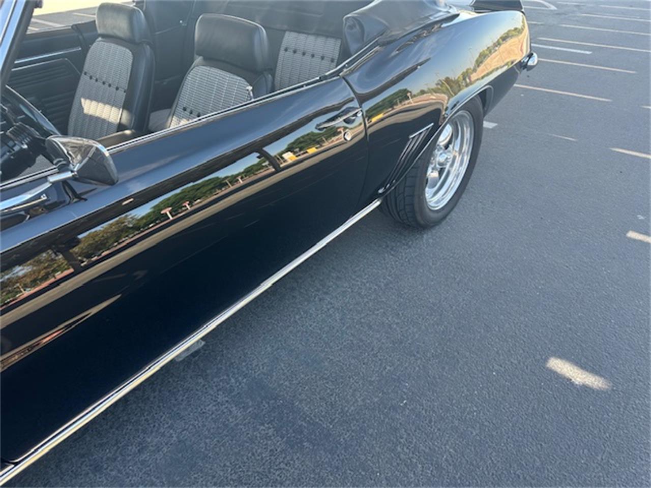 Chevrolet-Camaro-1969-Black-Houndstooth-1