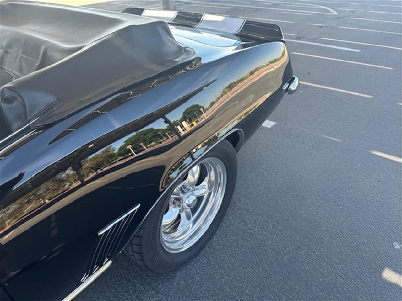 Chevrolet-Camaro-1969-Black-Houndstooth-2