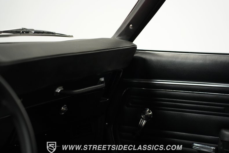 Chevrolet-Camaro-1969-Bolero-Red-Black-4