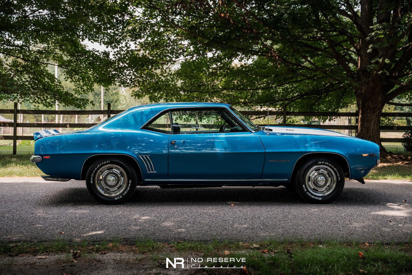 Chevrolet-Camaro-1969-Coupe-11