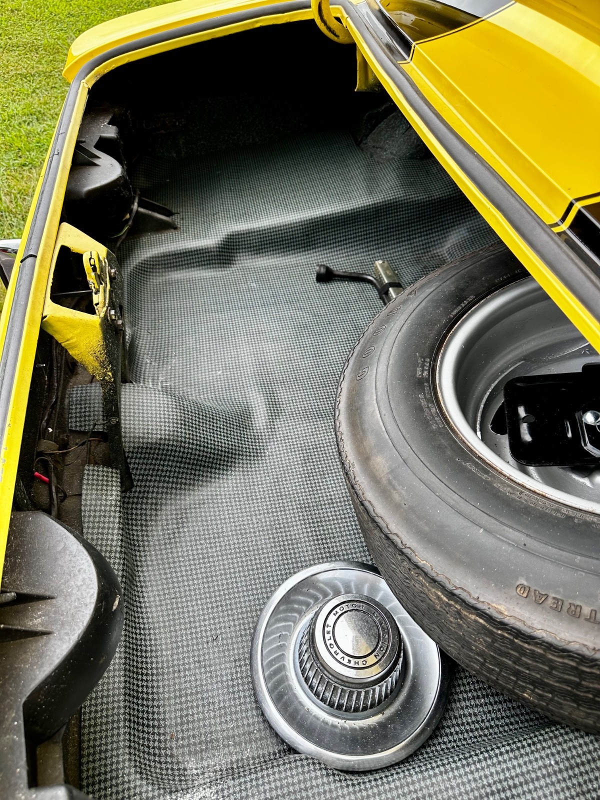 Chevrolet-Camaro-1969-Coupe-11