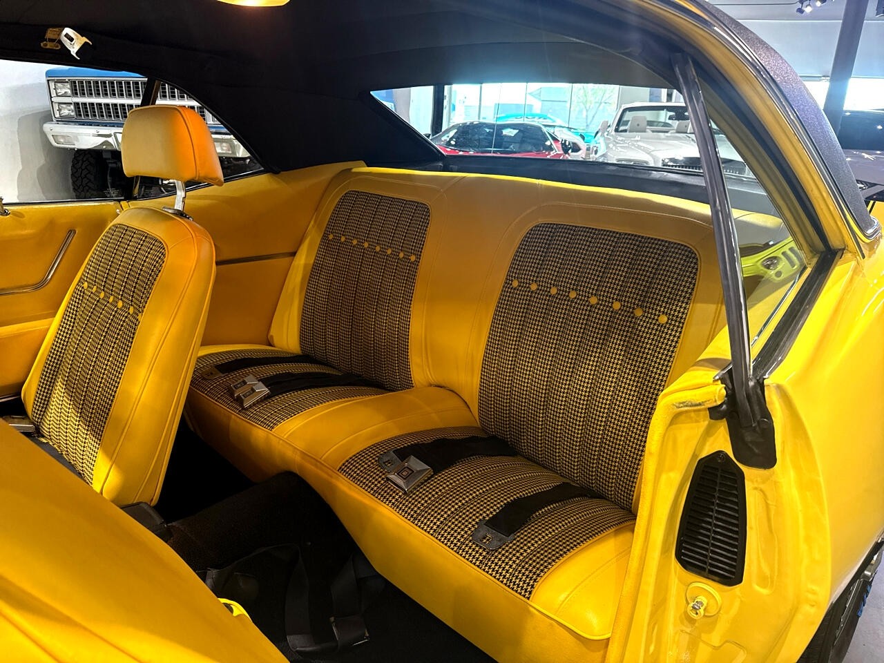 Chevrolet-Camaro-1969-Coupe-19