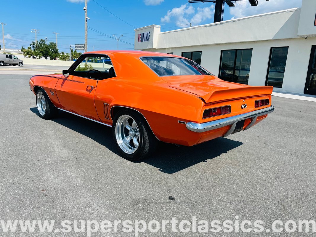 Chevrolet-Camaro-1969-Coupe-2