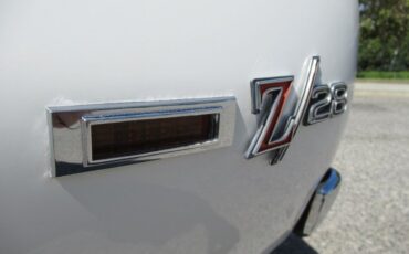 Chevrolet-Camaro-1969-Dover-White-Black-1
