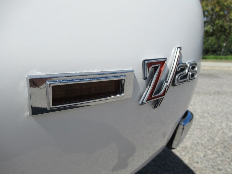 Chevrolet-Camaro-1969-Dover-White-Black-1