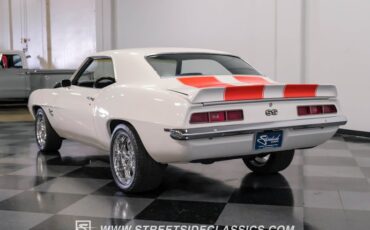 Chevrolet-Camaro-1969-Dover-White-Black-10