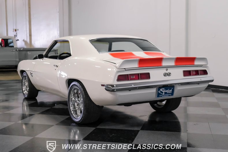 Chevrolet-Camaro-1969-Dover-White-Black-10
