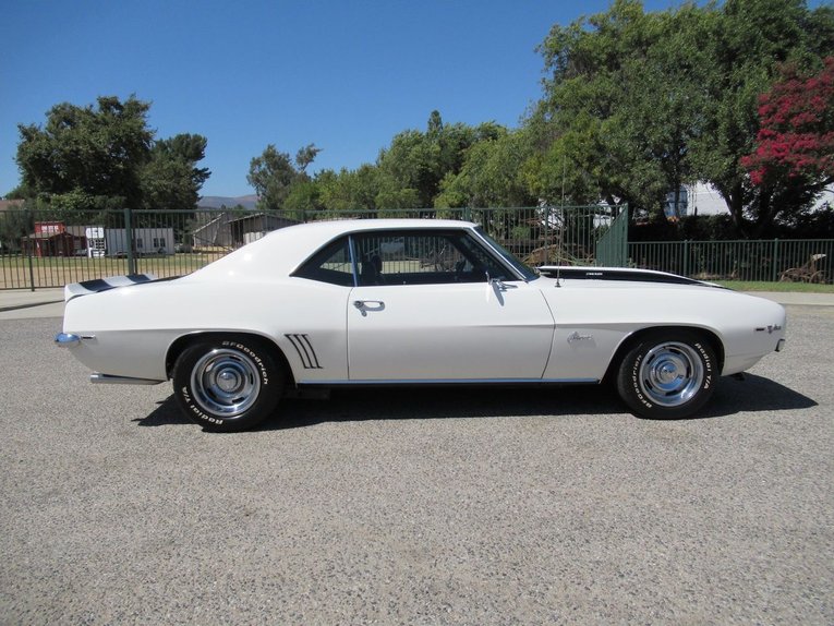 Chevrolet-Camaro-1969-Dover-White-Black-10