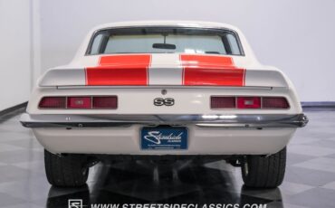 Chevrolet-Camaro-1969-Dover-White-Black-12