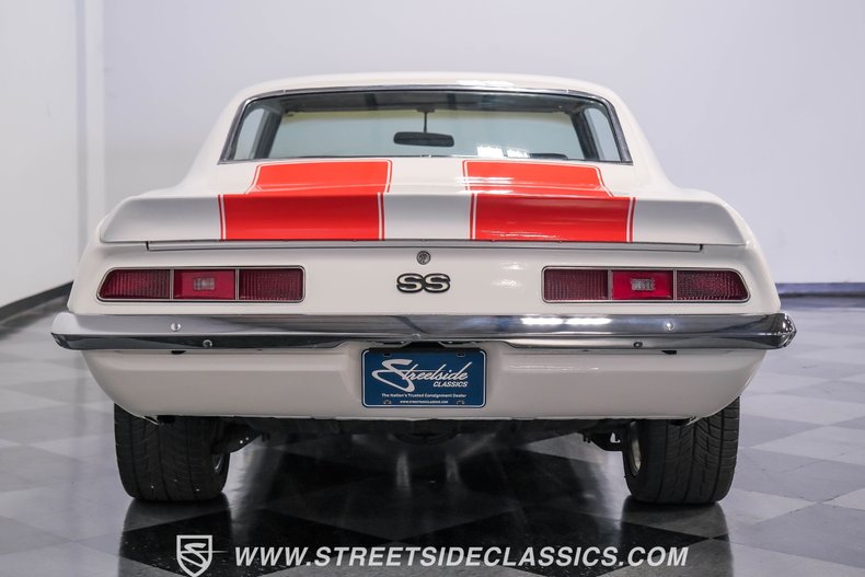 Chevrolet-Camaro-1969-Dover-White-Black-12
