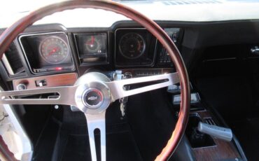 Chevrolet-Camaro-1969-Dover-White-Black-13