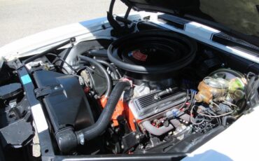 Chevrolet-Camaro-1969-Dover-White-Black-19