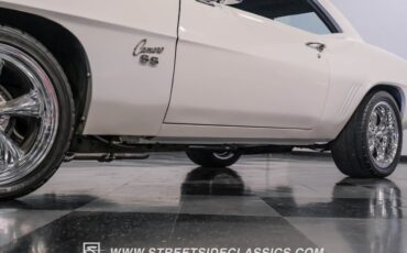 Chevrolet-Camaro-1969-Dover-White-Black-23