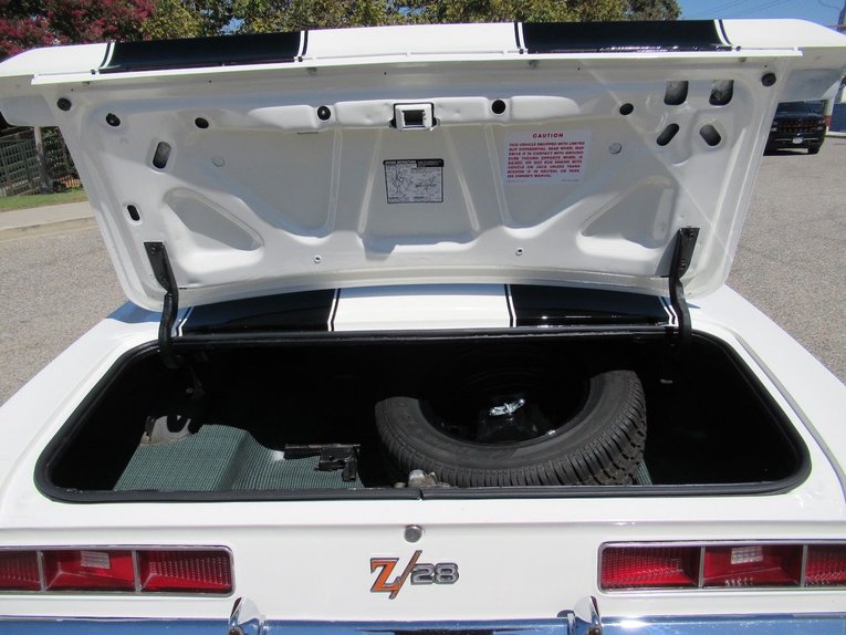 Chevrolet-Camaro-1969-Dover-White-Black-24