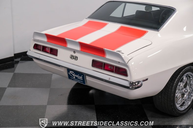 Chevrolet-Camaro-1969-Dover-White-Black-27