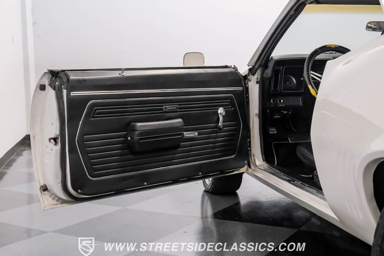 Chevrolet-Camaro-1969-Dover-White-Black-38
