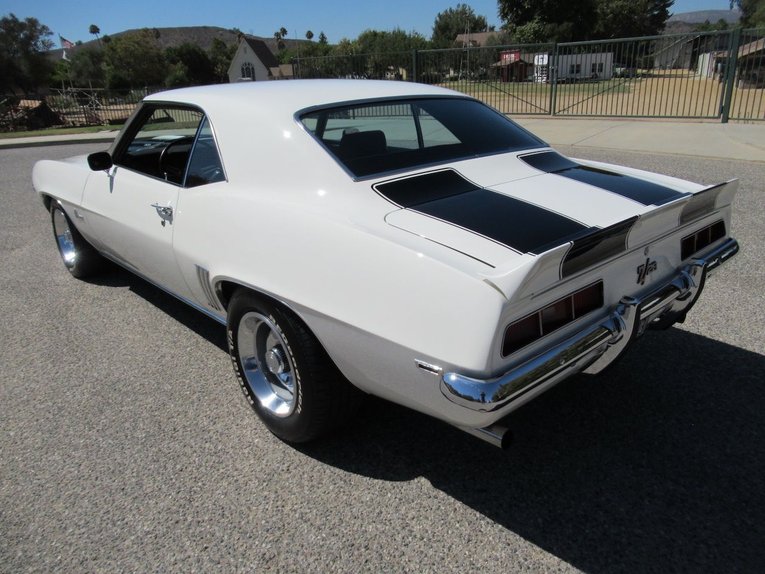 Chevrolet-Camaro-1969-Dover-White-Black-4