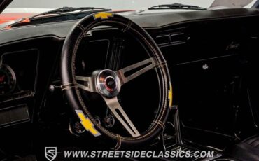 Chevrolet-Camaro-1969-Dover-White-Black-41