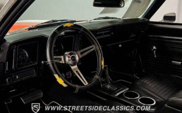 Chevrolet-Camaro-1969-Dover-White-Black-47