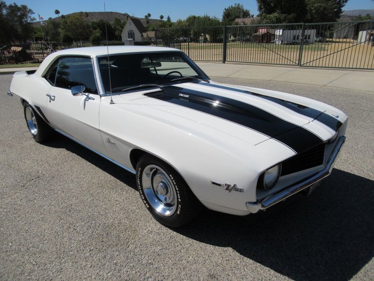 Chevrolet-Camaro-1969-Dover-White-Black-5