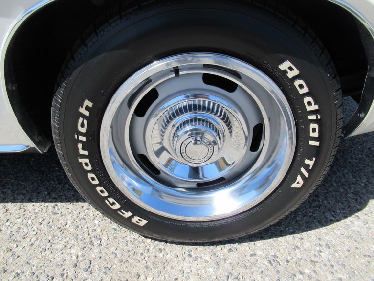 Chevrolet-Camaro-1969-Dover-White-Black-7