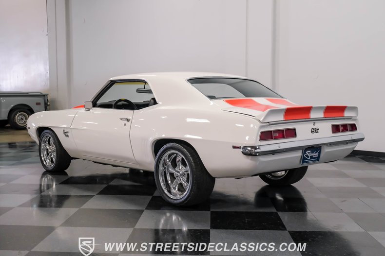 Chevrolet-Camaro-1969-Dover-White-Black-8