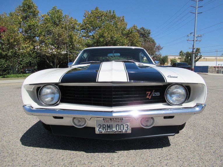 Chevrolet-Camaro-1969-Dover-White-Black-8